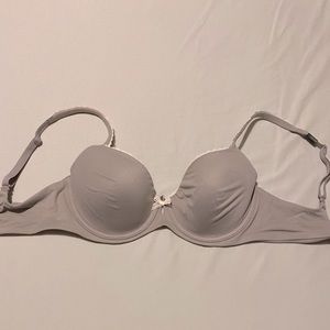 Victoria’s Secret bra 32D
